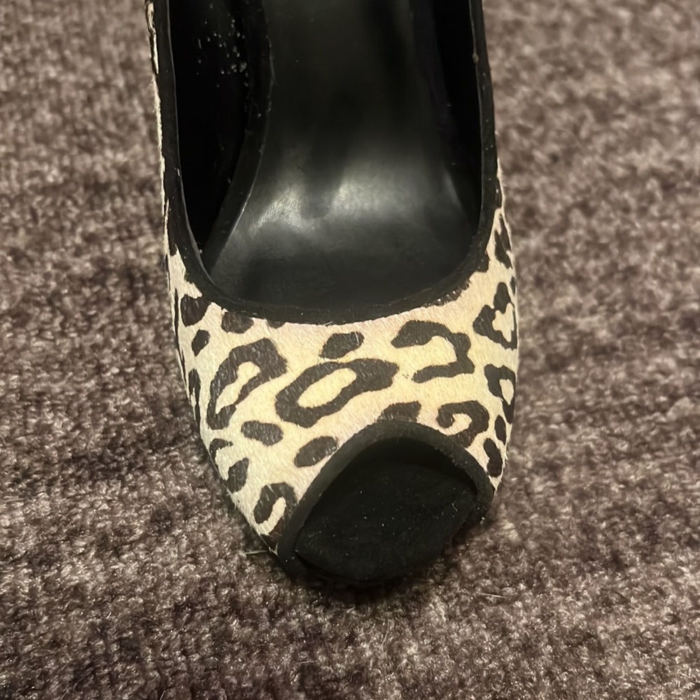GUESS Animal Print High heels Size 7 - Picture 3 of 6